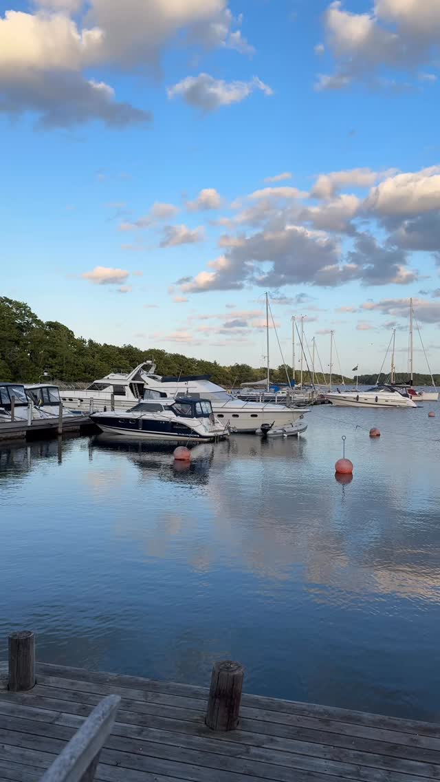 After work 😎

#balticsea #sailinglife #sailingcouple #blekinge #rockhopper_crew