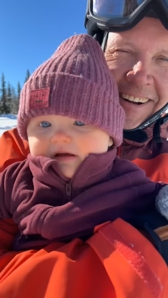 Ending the ski season in the best way possible. Snow, Kålbulle and grandchild ❤️ Happy Easter everyone 🐣 

#bestlife #fjätervålen